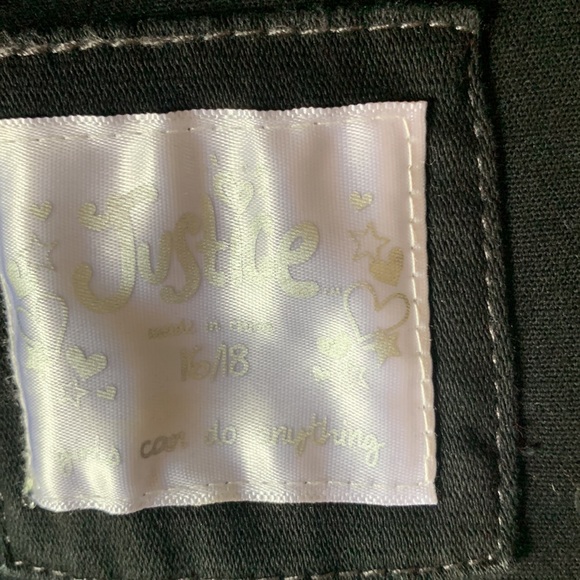 🏷️ 3 for $10
Black jean sleeveless jacket with gray hoodie - Picture 13 of 16